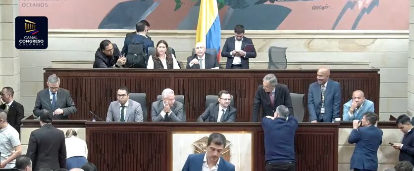 Congreso de la República. Comisiones Económicas en sesión conjunta, votan sobre devolución del proyecto de presupuesto 2027.