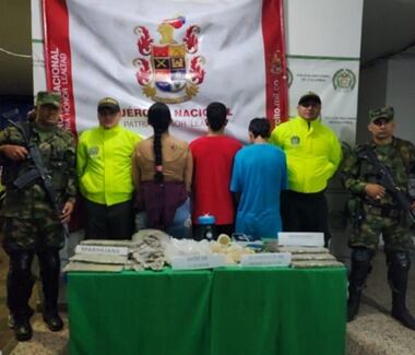 En el hecho fueron incautados 4.739 gramos de marihuana, 2.217 gramos de base de cocaína y tres celulares
