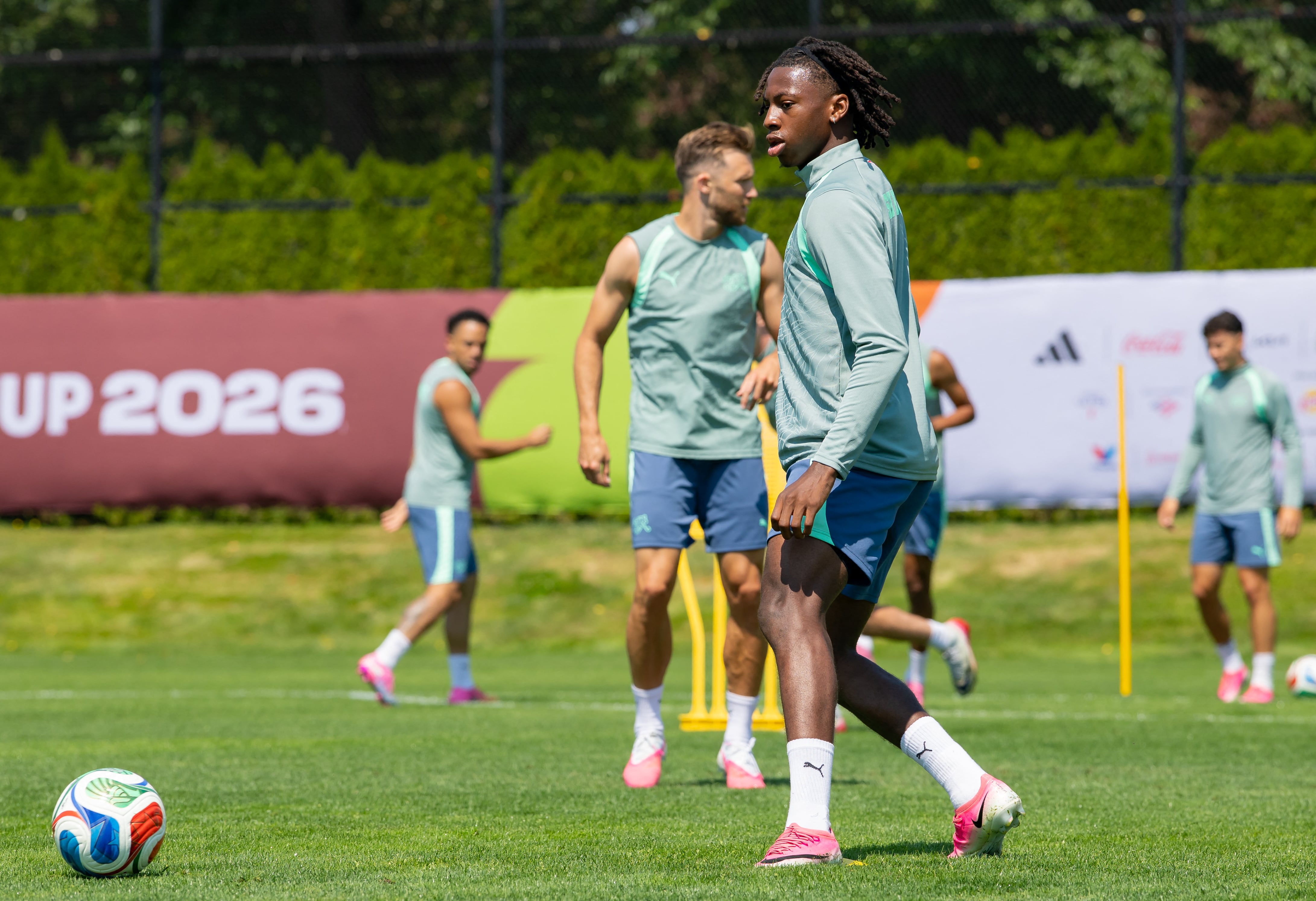 VANCOUVER, CANADA - JULY 6: Manzambi Johan #9 of Switzerland prepares to kick the ball during the training session one day ahead of the FIFA World Cup 2026 Round of 16 match between Switzerland and Colombia at the National Soccer Development Centre on July 6, 2026 in Vancouver, British Colombia, Canada. Verity Griffin/Getty Images/AFP (Photo by Verity Griffin / GETTY IMAGES NORTH AMERICA / Getty Images via AFP)
