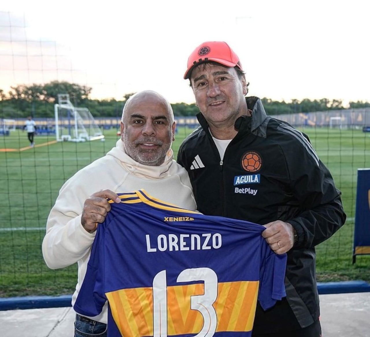 Mauricio Serna y Néstor Lorenzo en la sede de Boca Juniors, en Buenos Aires (Argentina)
