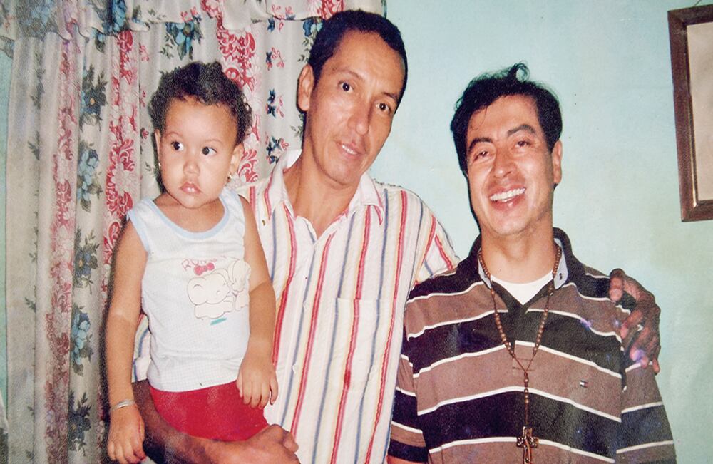 Con su amigo Miguel Montes.