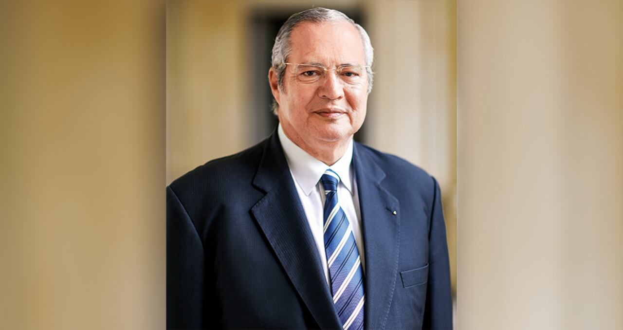 IVÁN NAME Presidente del Senado