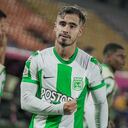 Tomás Ángel celebrando uno de los dos goles que le anotó al América en uno el último 'clásico popular'