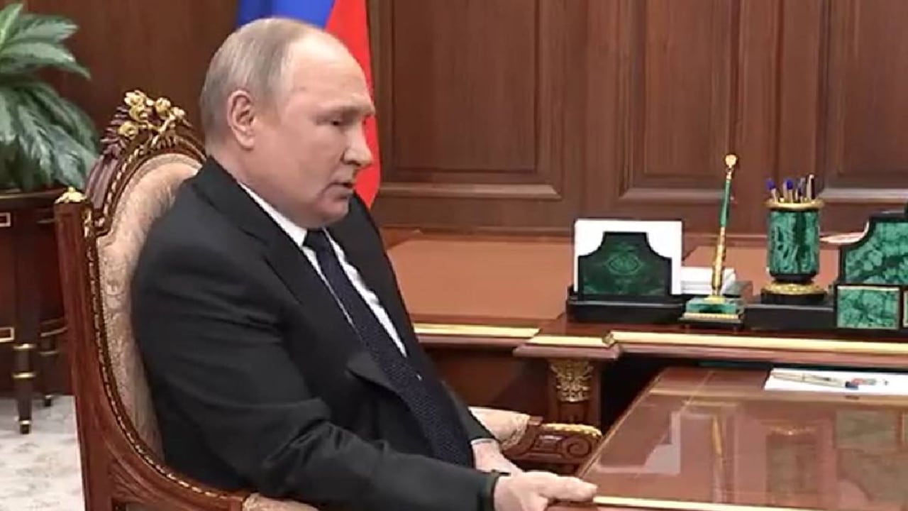 El diario The New York Post reveló análisis de expertos que denotarían que un reciente video evidencia los padecimientos de Putin.