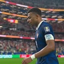 Mbappé se retira del estadio de Dallas.