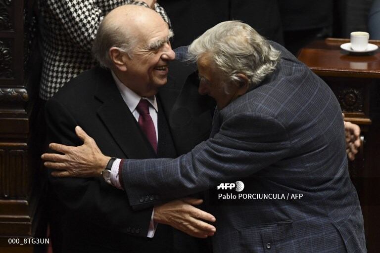 PEPE MUJICA Y JULIO MARÍA SANGUINETTI