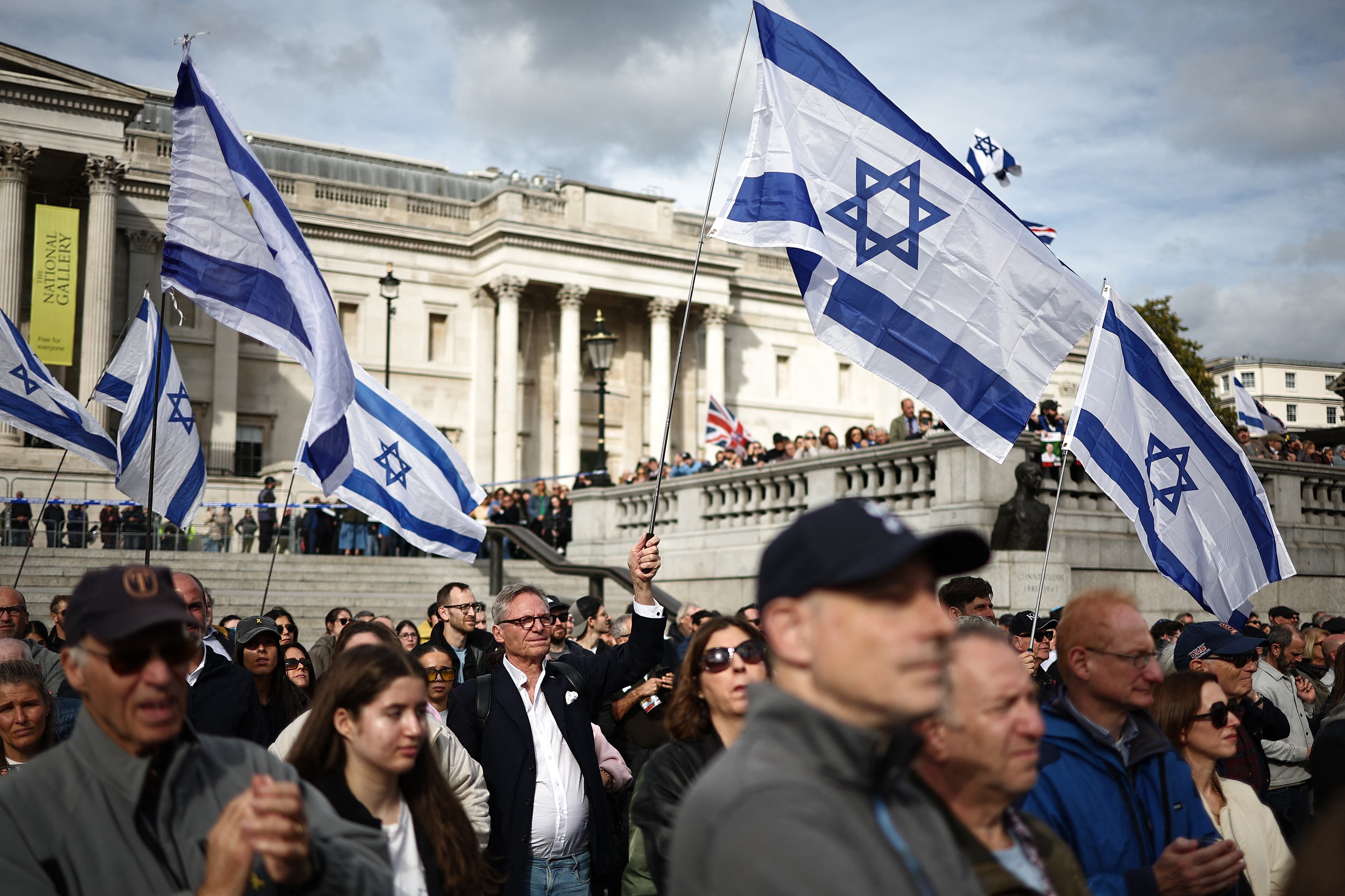 El papa León XIV ha denunciado este domingo el surgimiento del “odio antisemita” en el mundo y ha urgido a pacificar Oriente Medio