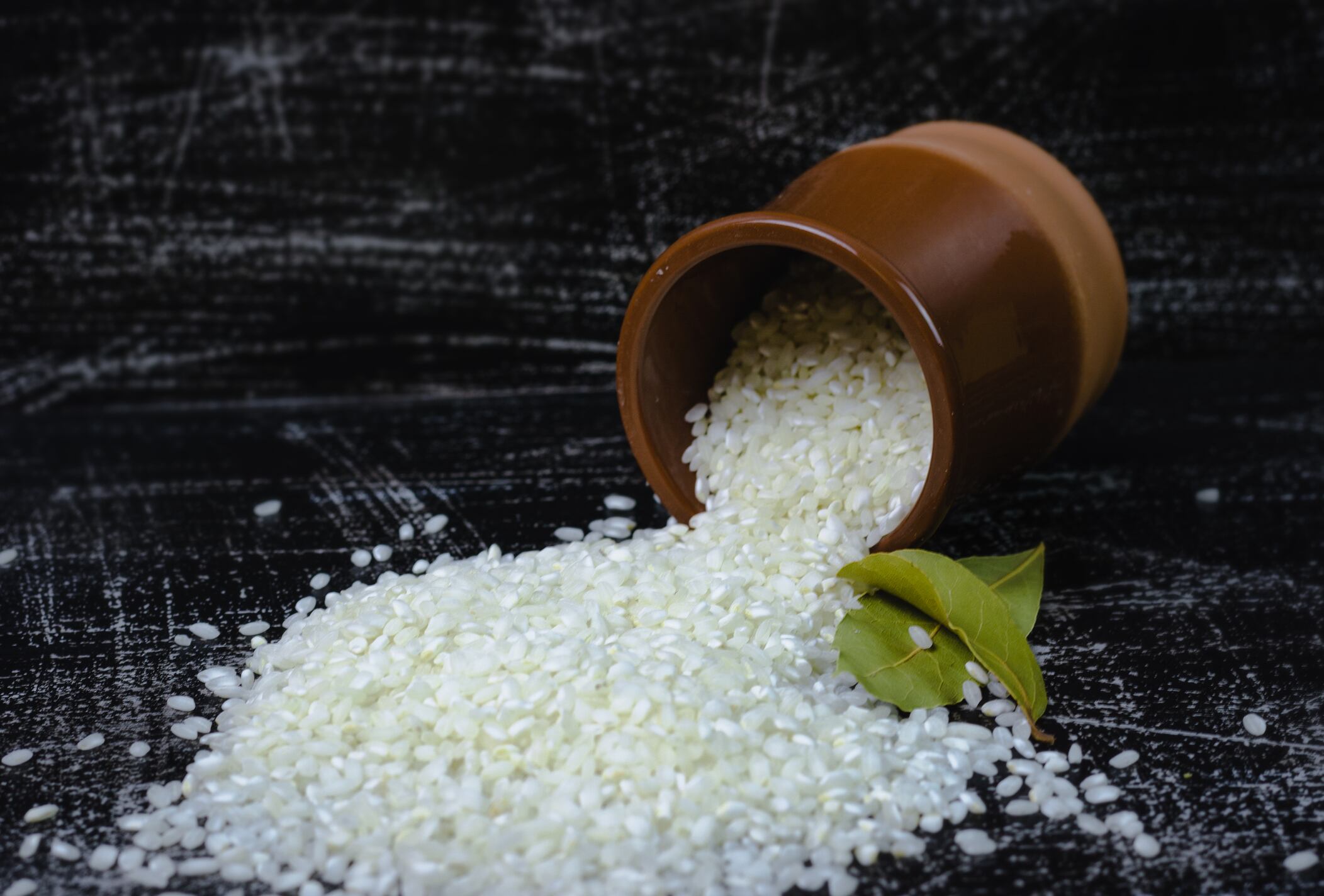 Se explora cómo la combinación única de laurel y arroz puede transformar la rutina de cuidado capilar, promoviendo un crecimiento saludable y fortaleciendo el cabello desde la raíz.