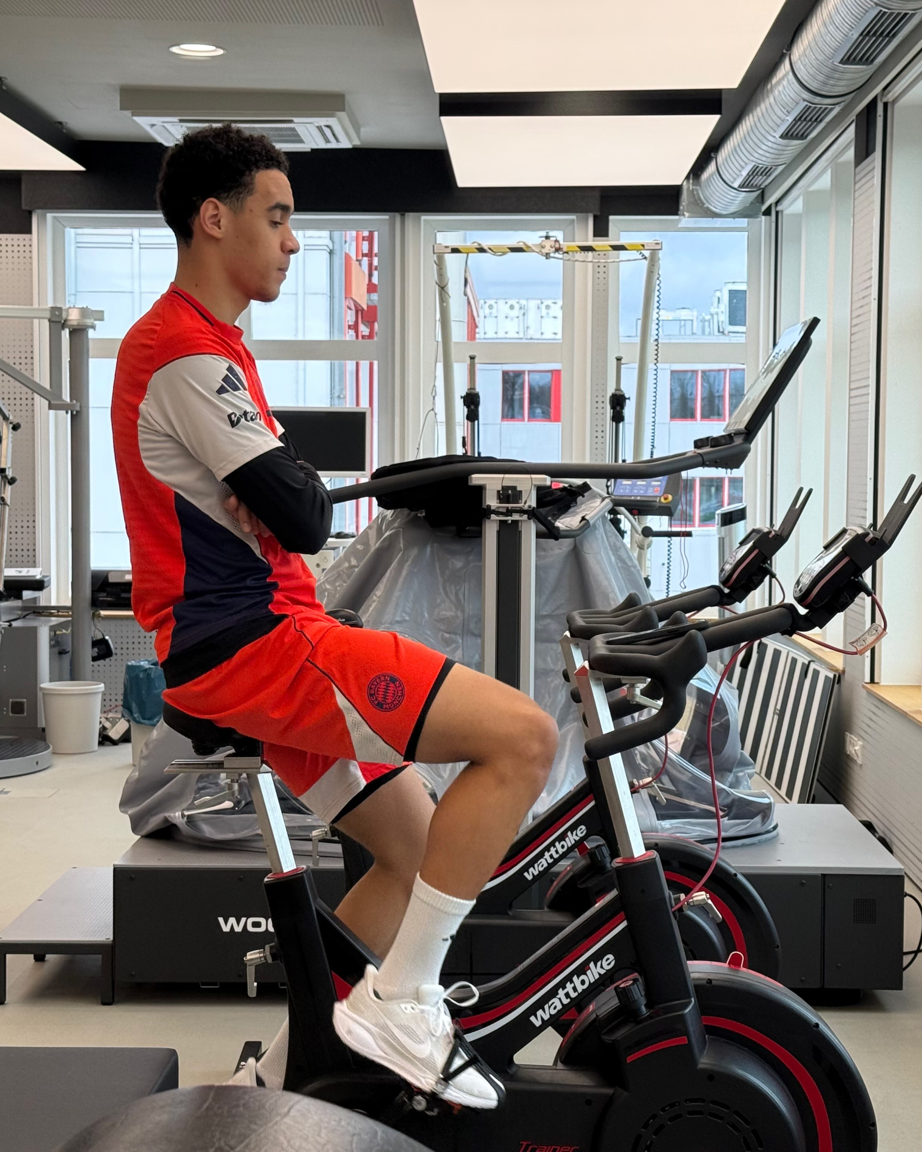 Jamal Musiala en su primer día de trabajos en el 2026.