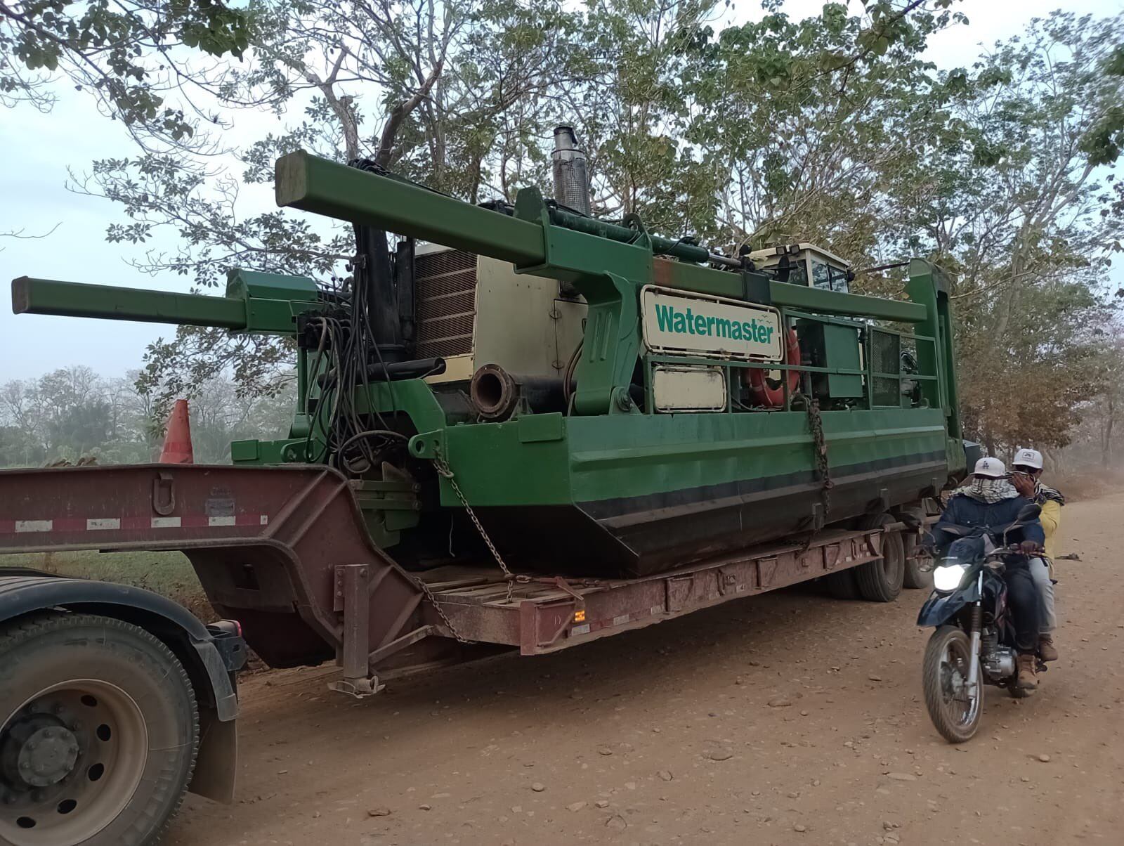 Esta es la draga anfibia que hará trabajos en el boquete de Cara De Gato