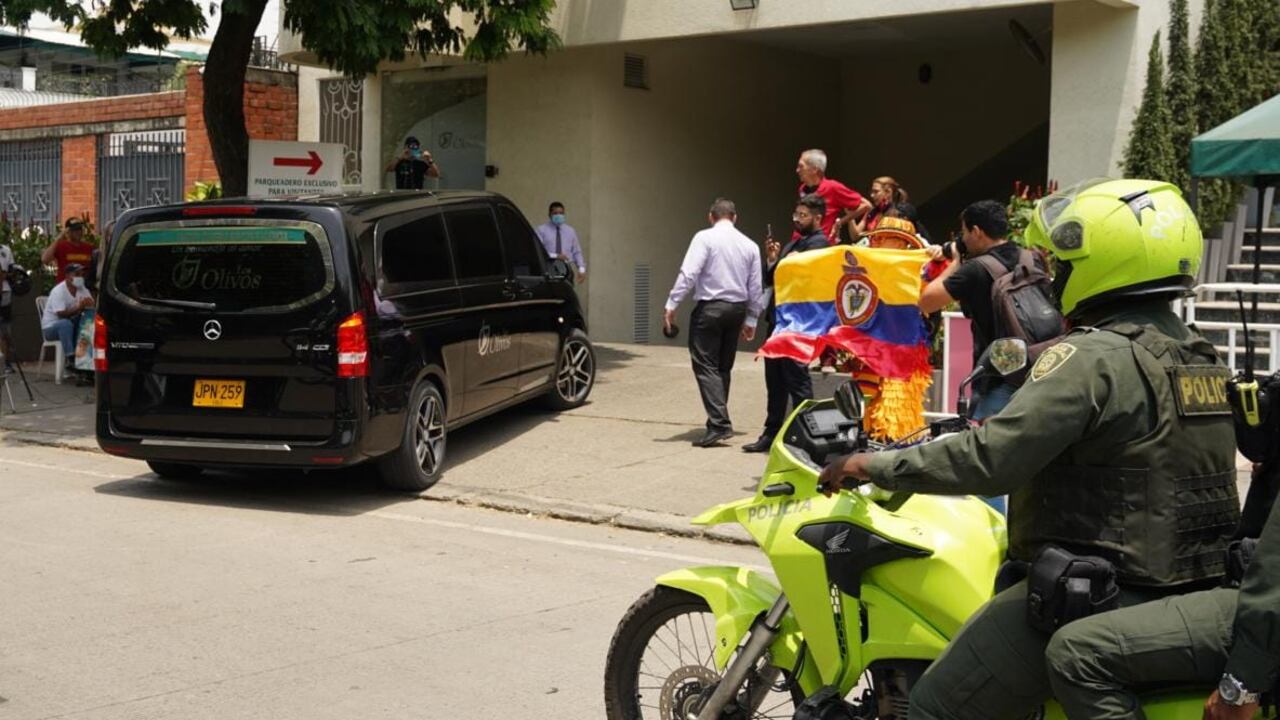 Llega a Cali el cuerpo de Freddy Rincón que permanecerá en cuarto frío.
