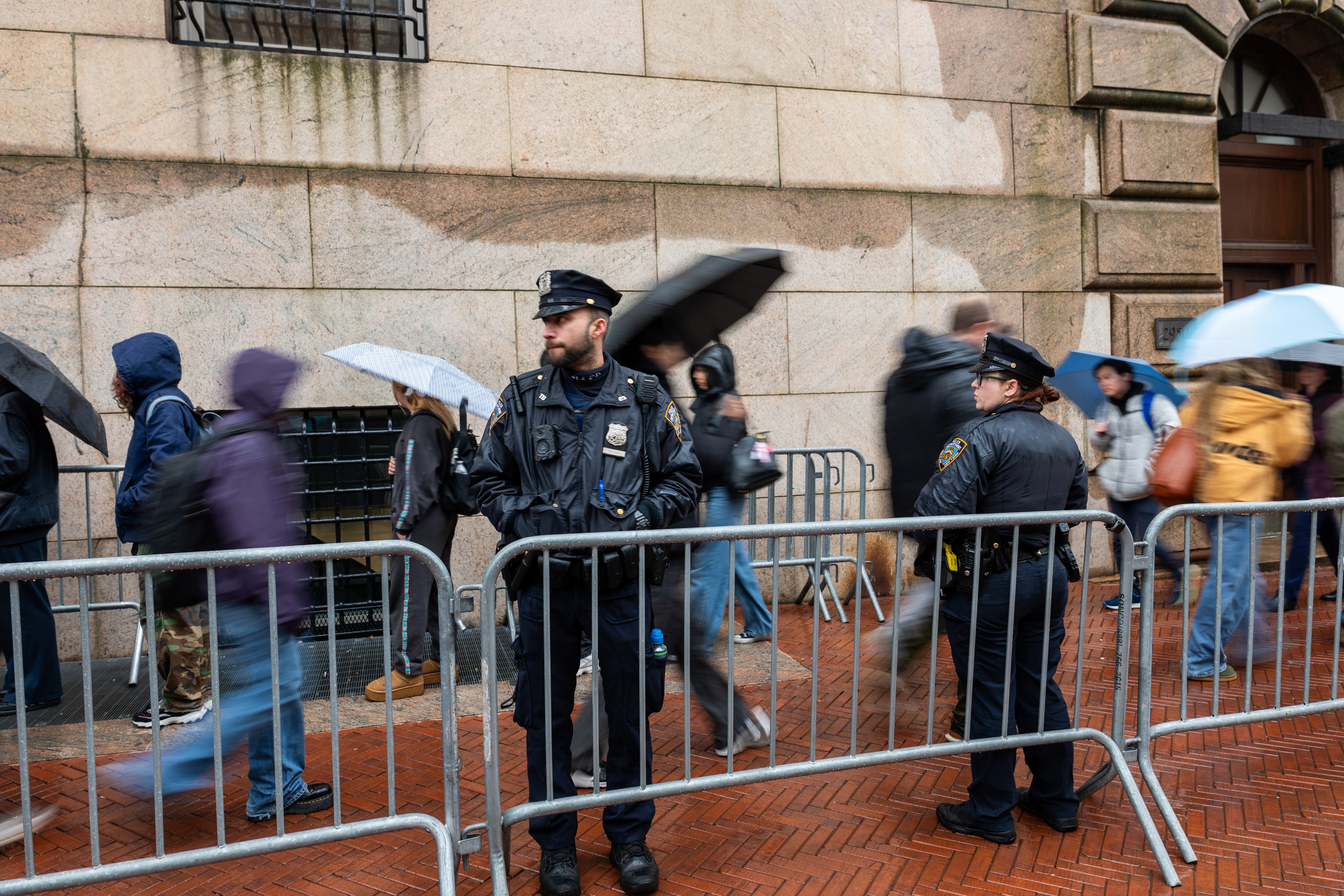 La operación se enmarca en la política migratoria de la administración Trump, que busca intensificar las redadas y aumentar las deportaciones.