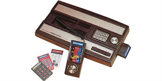 Intelivison fue la consola de videojuegos caseros lanzada por Mattel. Su principal competencia era Atari. Fue lazando al mercado en 1980. 