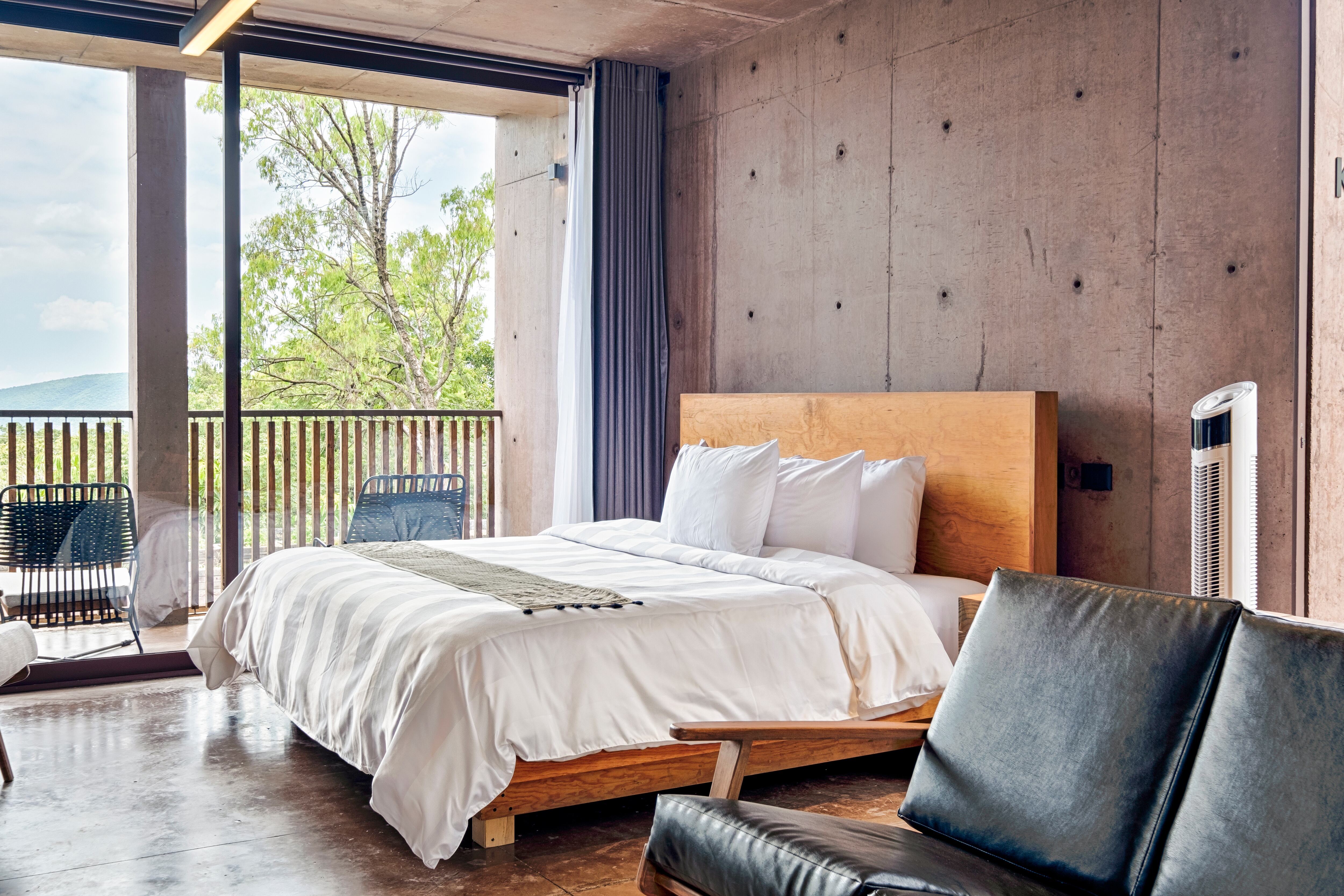 Los agentes que participaron de la inducción recibieron formación sobre el uso del portal en línea, el seguimiento seguro de las solicitudes y el recibimiento de notificaciones customizadas vía correo electrónico.