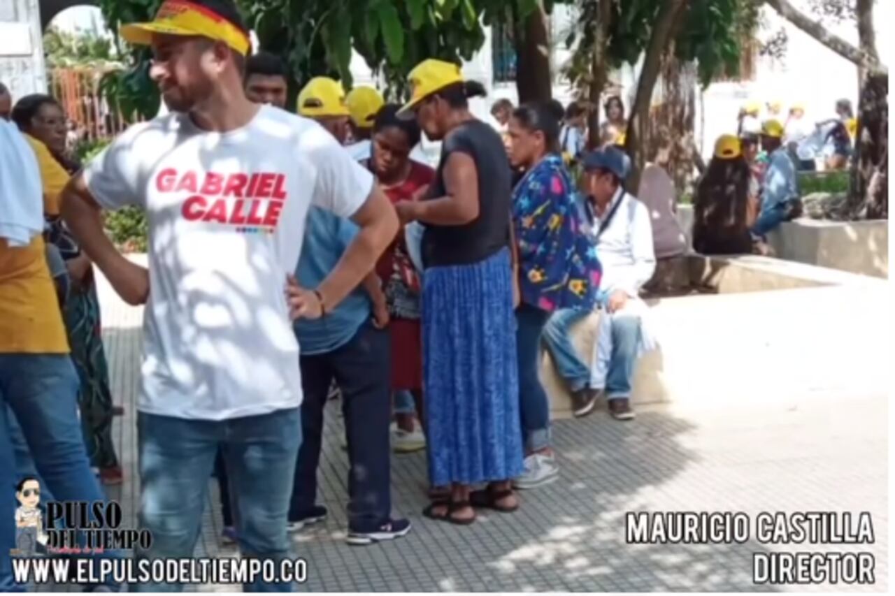 Gabriel Calle aprovechó para hacer campaña.