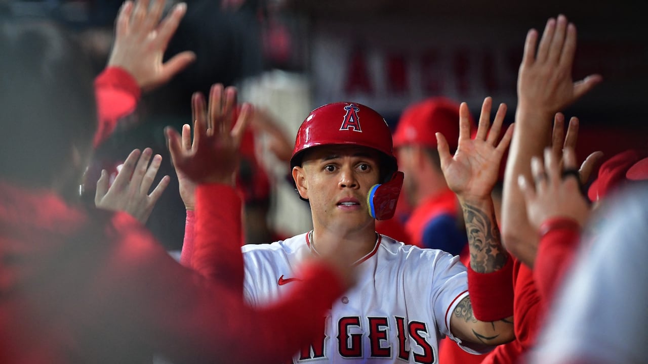Giovanny Urshela Salcedo es un jugador colombiano de béisbol profesional que juega para Los Angeles Angels de la MLB, su posición es tercera base