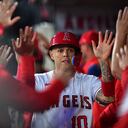 Giovanny Urshela Salcedo es un jugador colombiano de béisbol profesional que juega para Los Angeles Angels de la MLB, su posición es tercera base