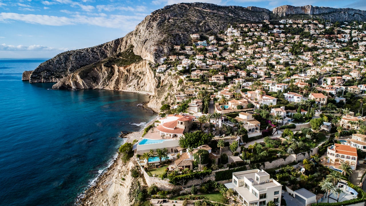 Imagen de referencia: Calpe, en Alicante, España. De las solicitudes de asilo procesadas en España en 2022 el 15,57% fueron aceptadas, el resto rechazadas.