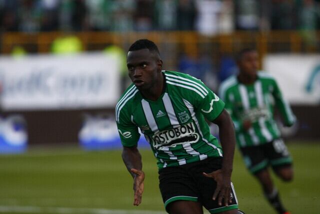 Carlos Rentería, vistiendo los colores de Atlético Nacional.
