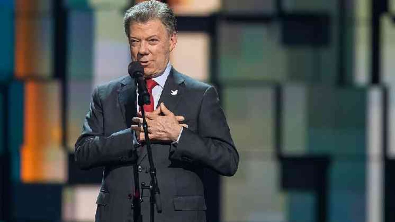 Juan Manuel Santos recibiendo el Premio Nobel de la Paz. Getty