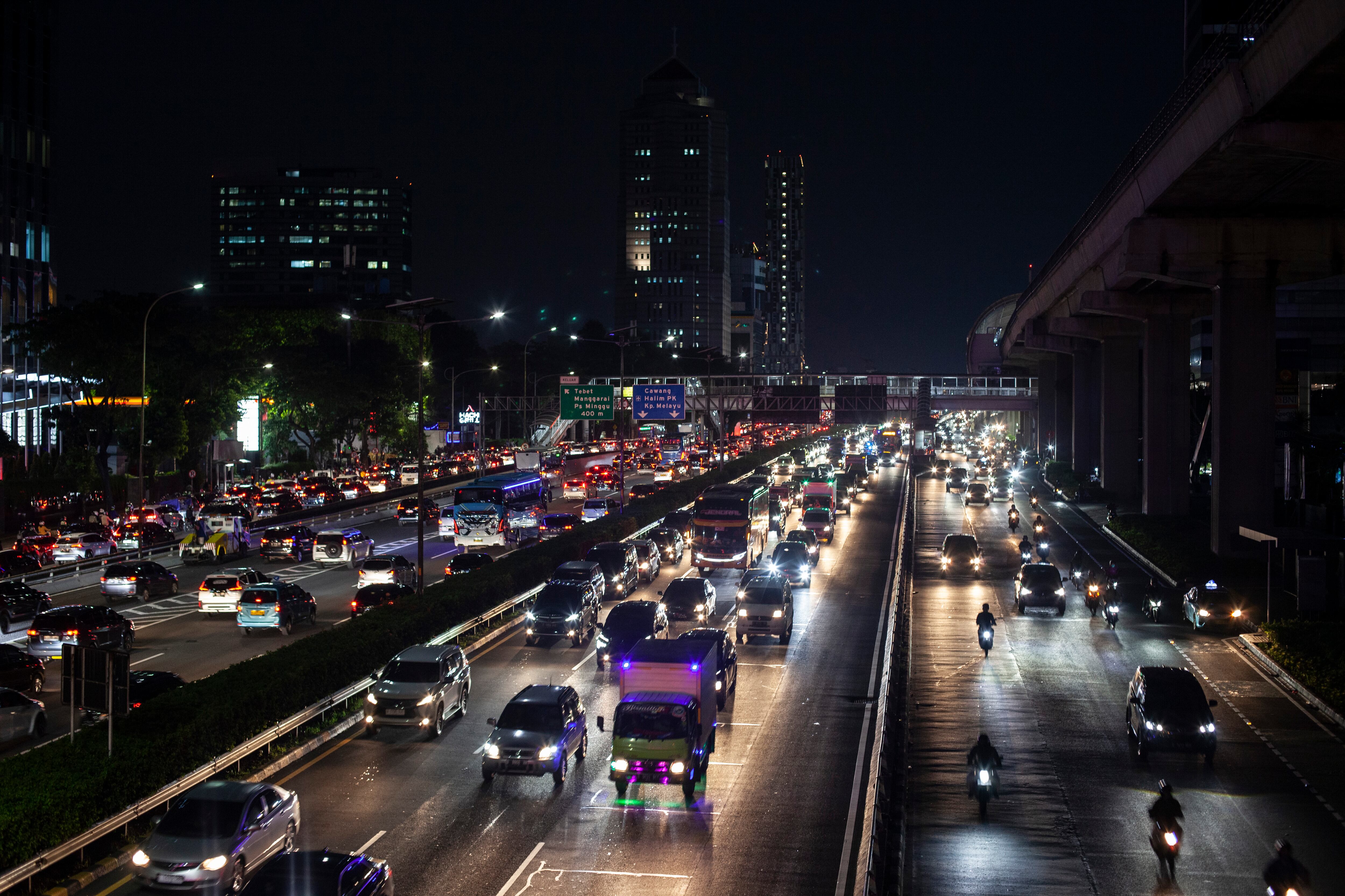 La importancia de verificar que las luces de freno no permanezcan encendidas permanentemente