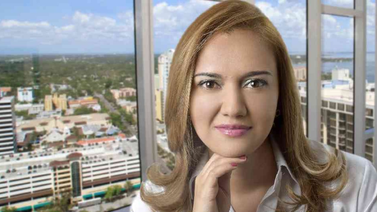 Alejandra Carvajal Reyes, Phd en Derecho, con DEA en Economía Financiera y Contabilidad. Consultora, especialista en Finanzas del Clima.