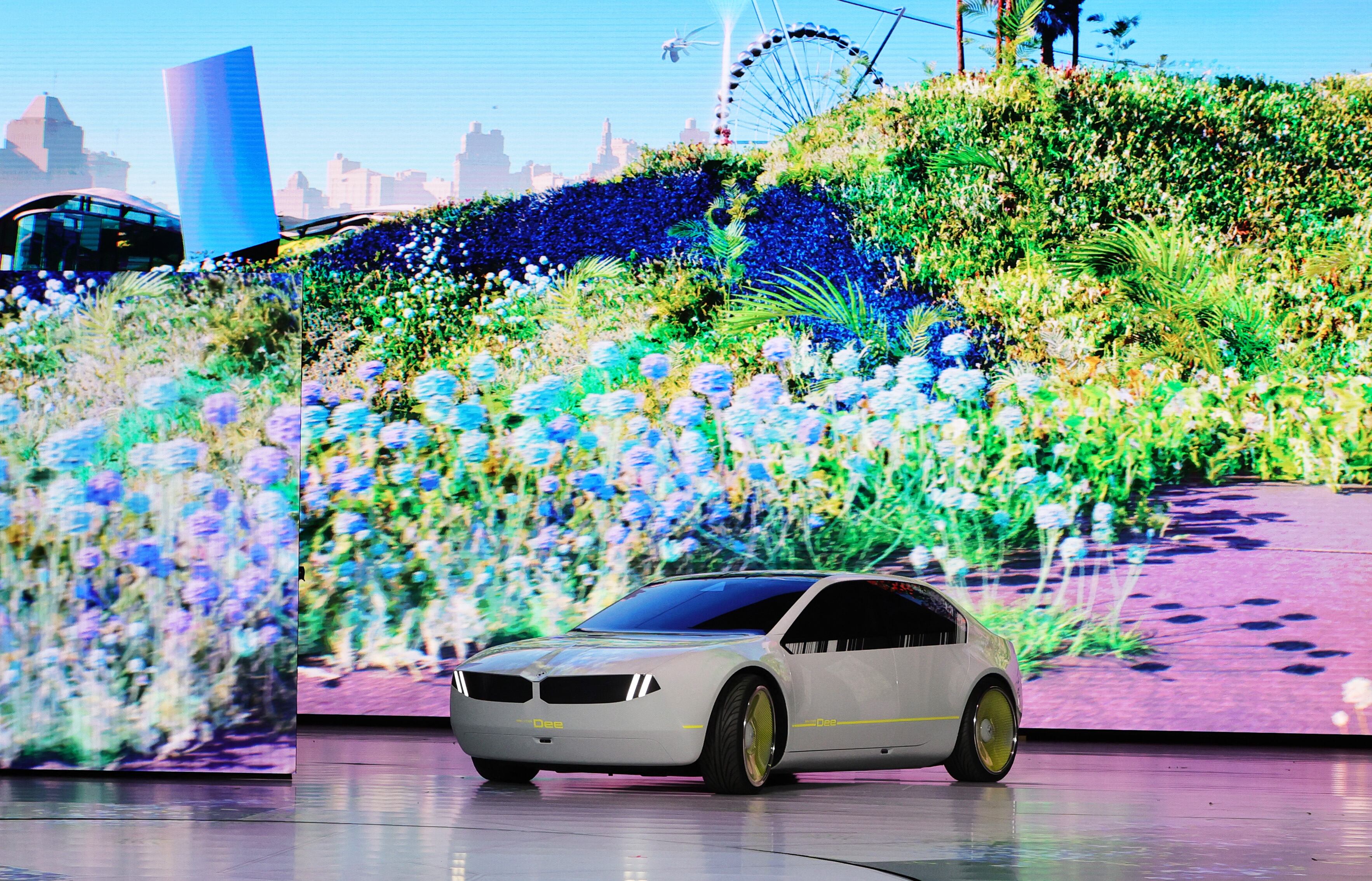 Presentación de la tecnología BMW i Vision Dee en el CES 2023.