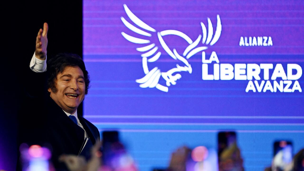 Javier Milei, presidente de Argentina, celebra los resultados de las elecciones legislativas.