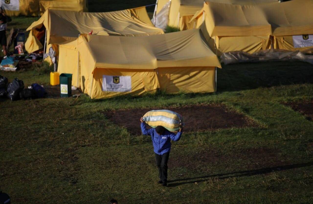 La concentración de las ayudas humanitarias en el asentamiento ilegal de Fontibón fue una de las causas principales por las que el Distrito decidió crear el campamento, pues esos migrantes solo representan el 0,1 por ciento de todos los venezolanos que hay en Bogotá.