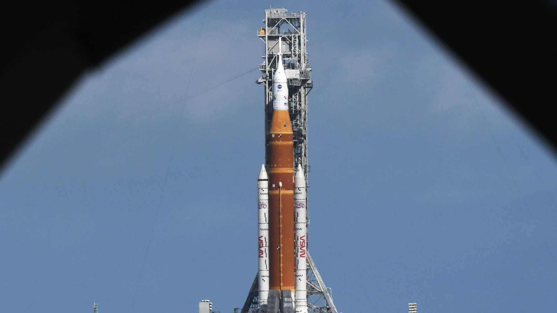 El viaje no solo implica tecnología avanzada, sino también rutinas humanas cuidadosamente planificadas.