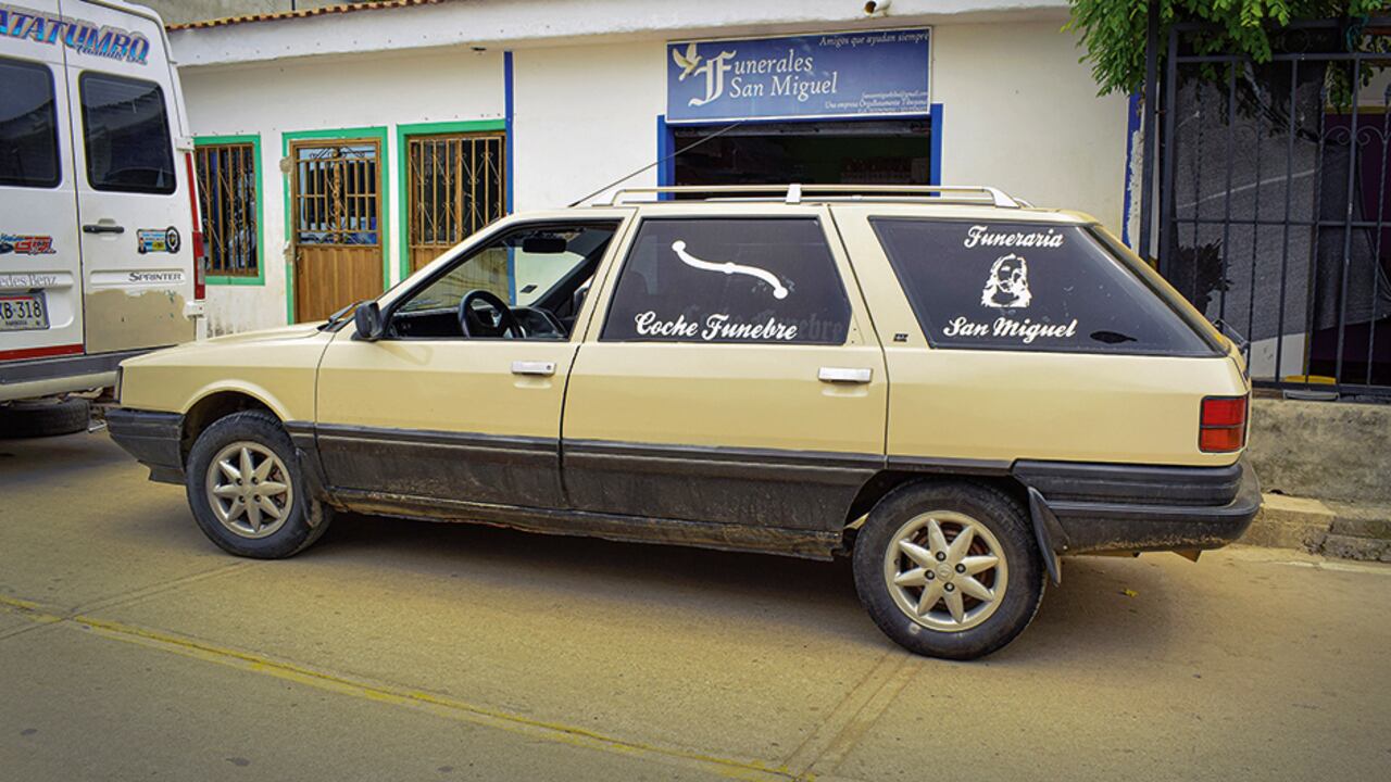 El cuerpo de Alexánder fue trasladado desde la morgue de Tibú hasta Maracaibo, Venezuela.