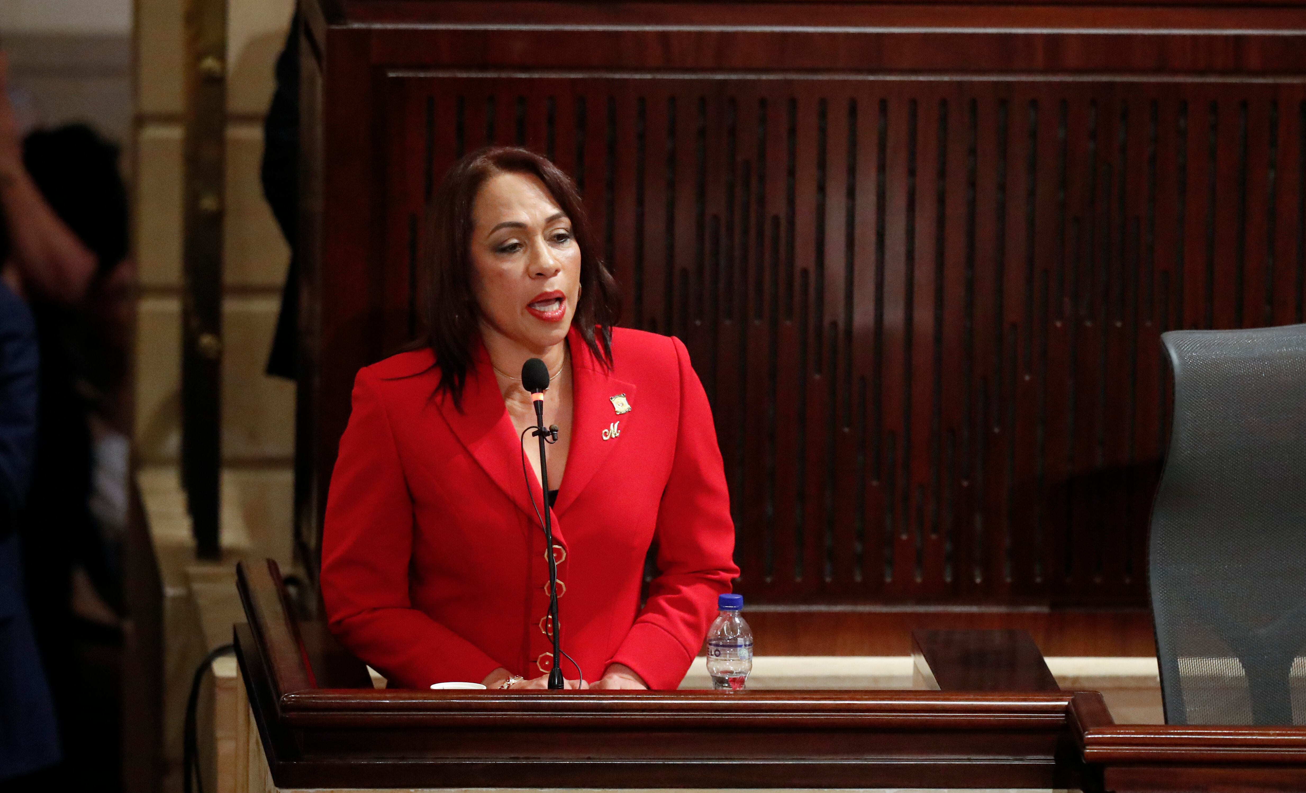 réplica de la oposición