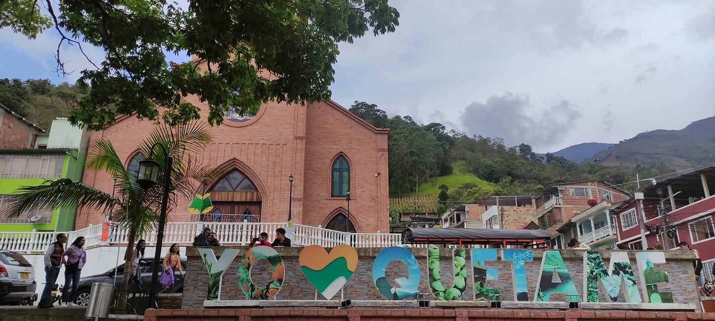 Parque principal de Quetame.