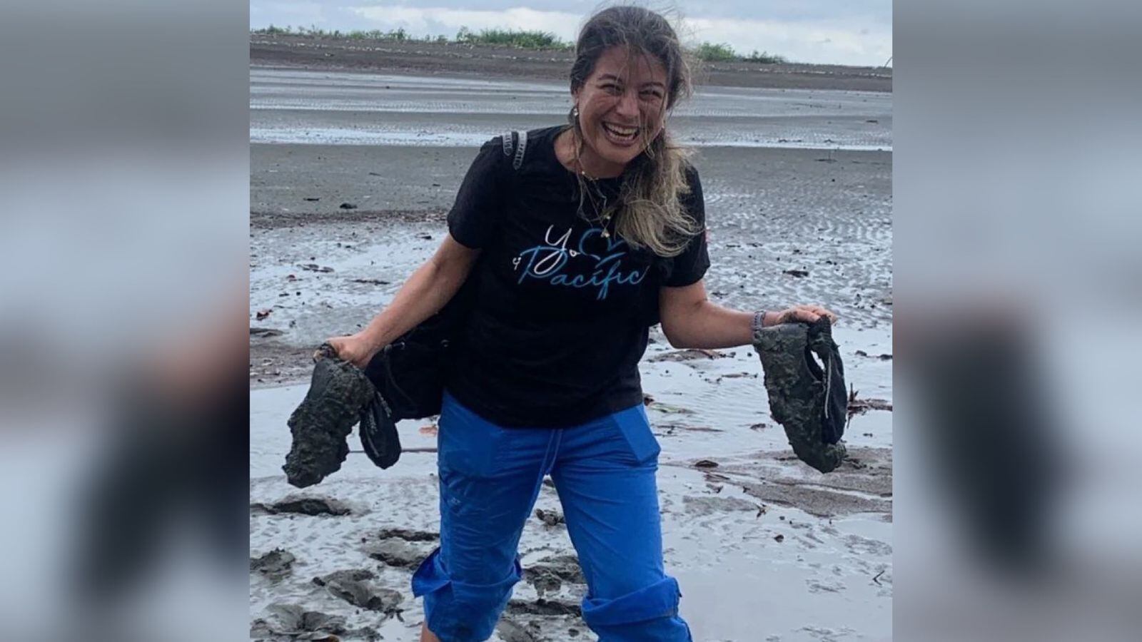 La dermatóloga Adriana Cruz en una de sus visitas al Pacífico colombiano.