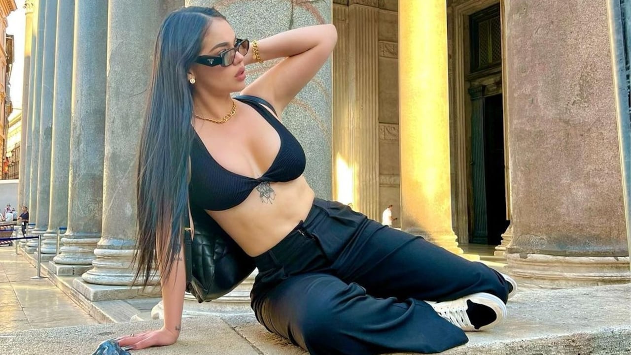 La Segura muestra inseguridad que le dejó una cirugía en su cuerpo