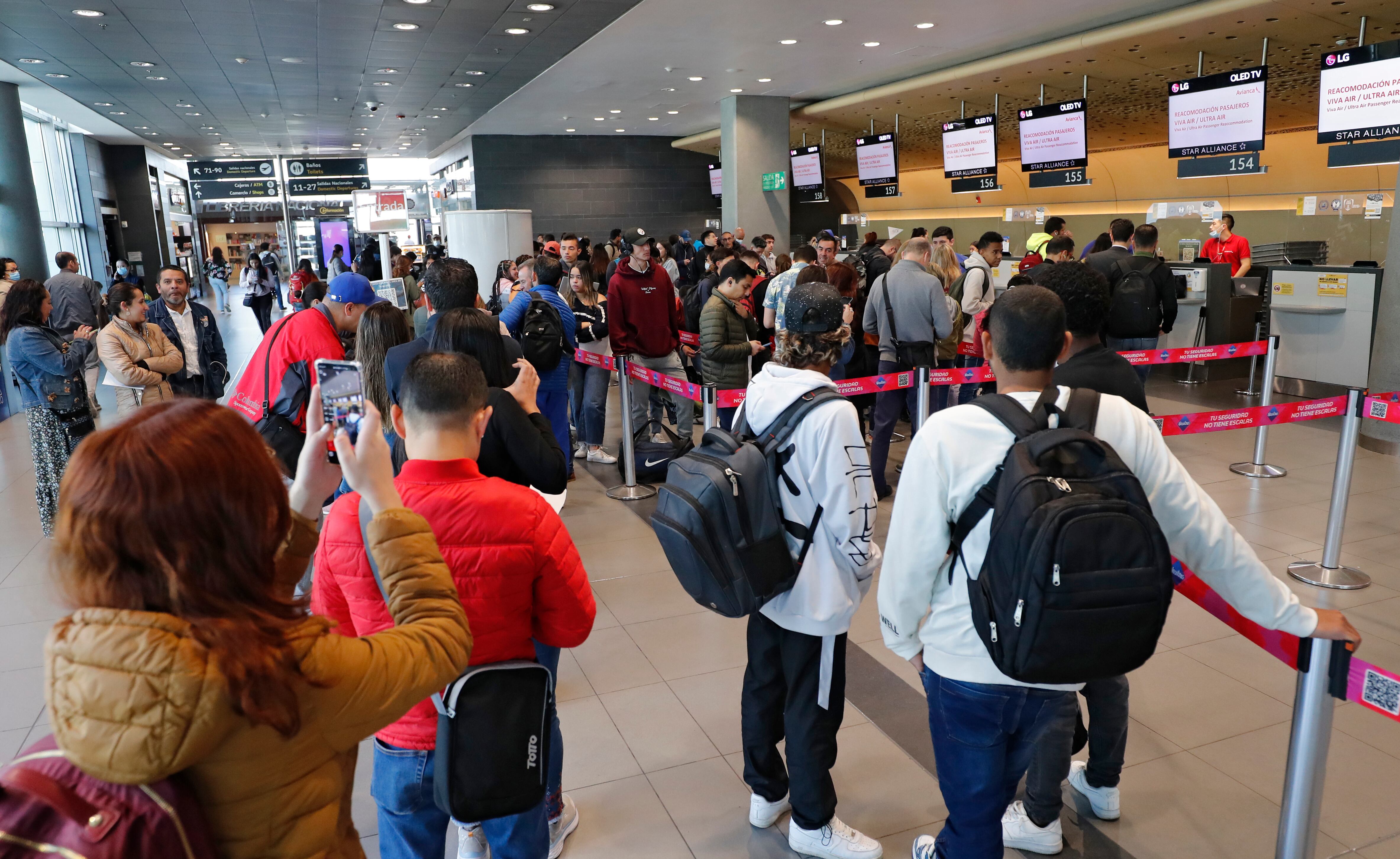 Situación de pasajeros en el aeropuerto El Dorado tras el cierre de la aerolínea de bajo costo Ultra Air
Bogota marzo 30 del 2023
Foto Guillermo Torres Reina / Semana