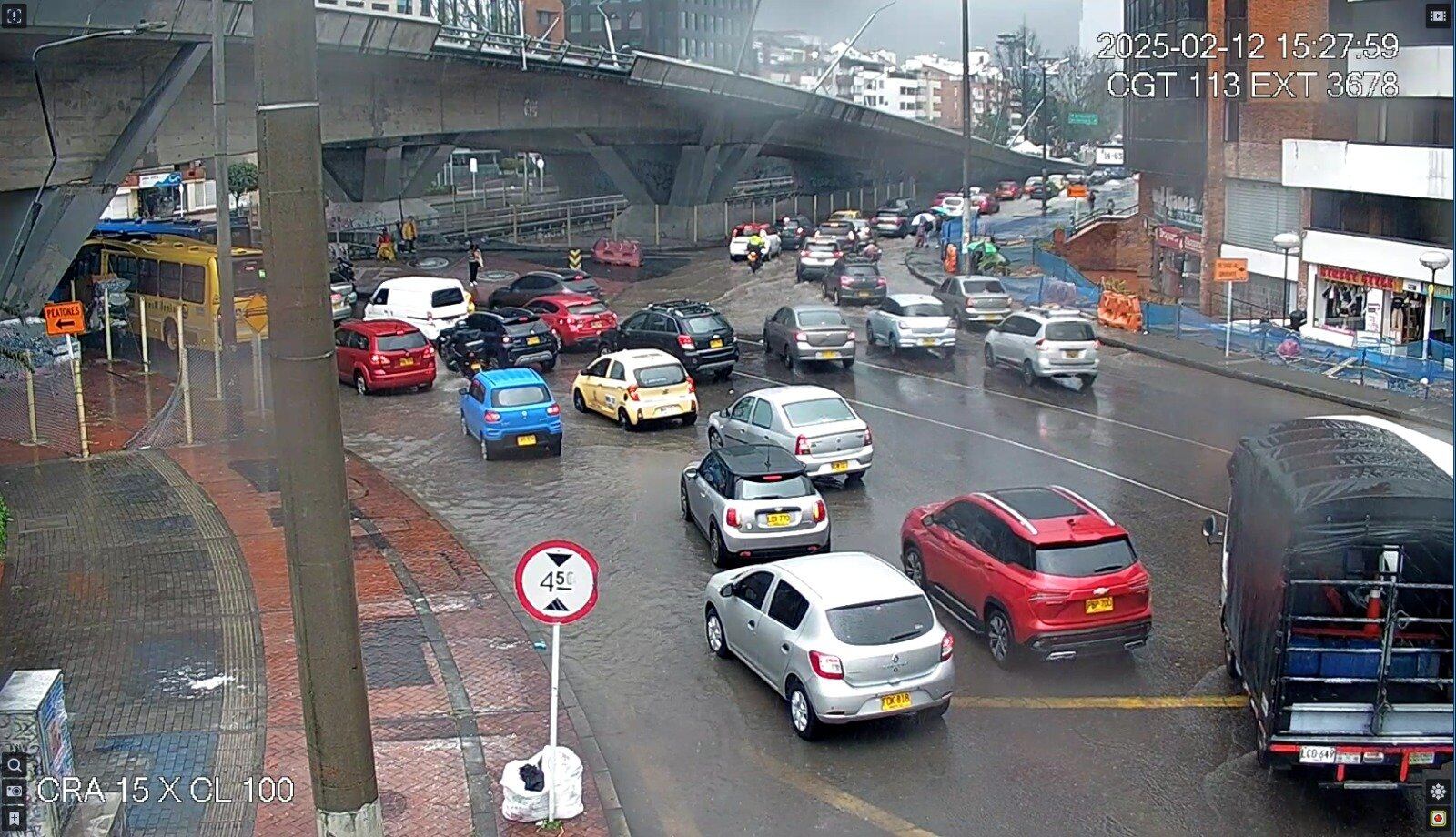 Las autoridades alertaron sobre la posibilidad de más lluvias durante las próximas horas.