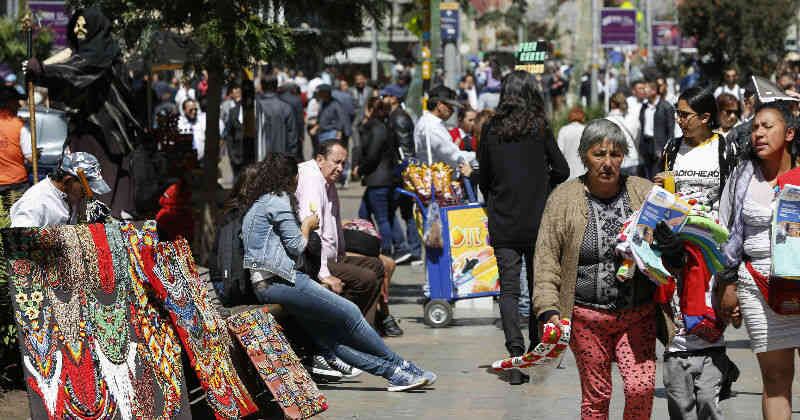 Según datos del Dane, el 48,6% de la población ocupada entre enero y octubre de 2020 ganaba menos de 1 SMMLV.