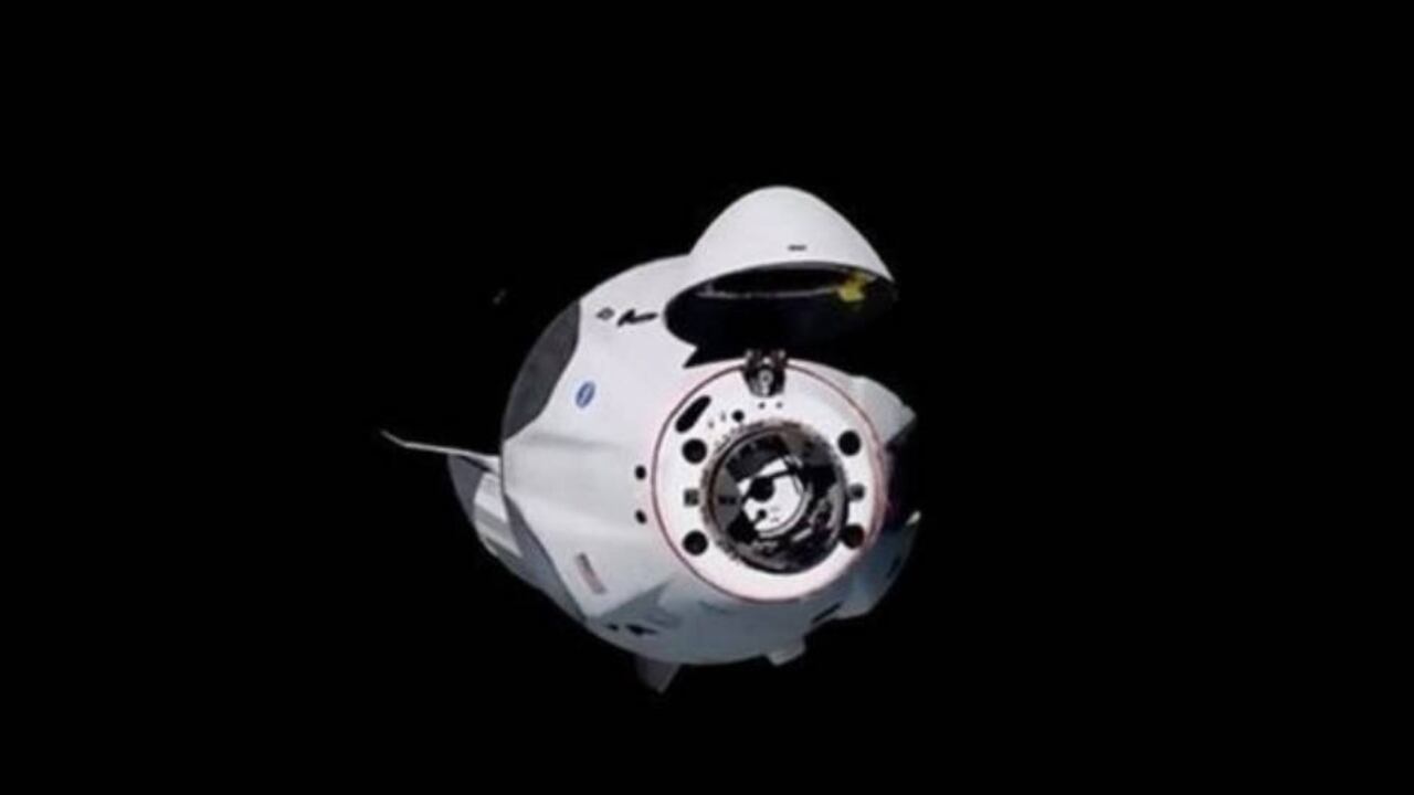Así se aproximaba la cápsula Dragon Capsule "Endeavour" a la Estación Espacial Internacional.