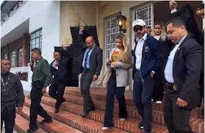 Abelardo De La Espriella rumbo al Eje Cafetero.