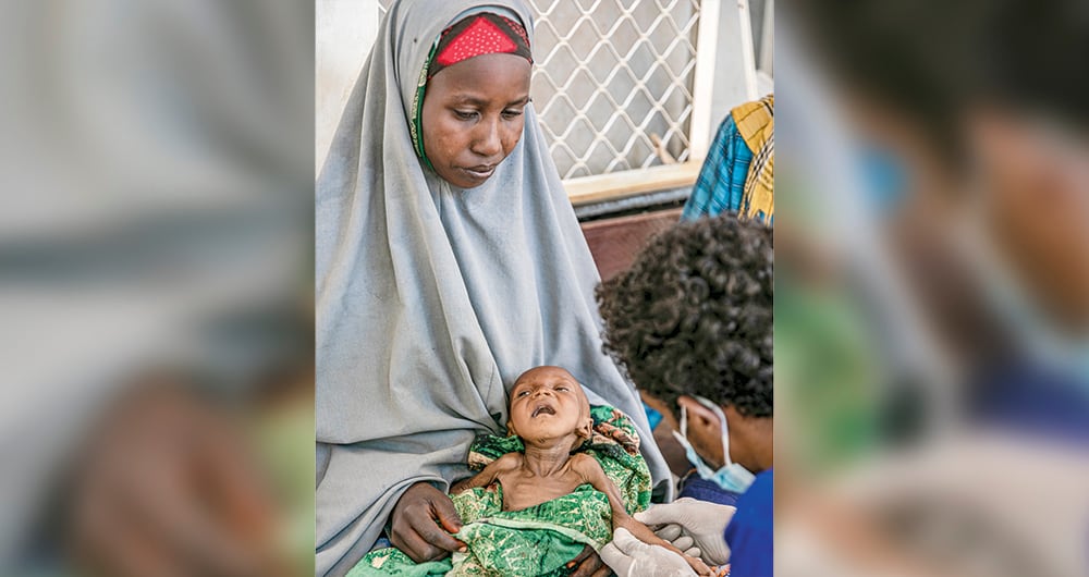 Madres en Somalia envenenan a sus hijos para combatir la hambruna.