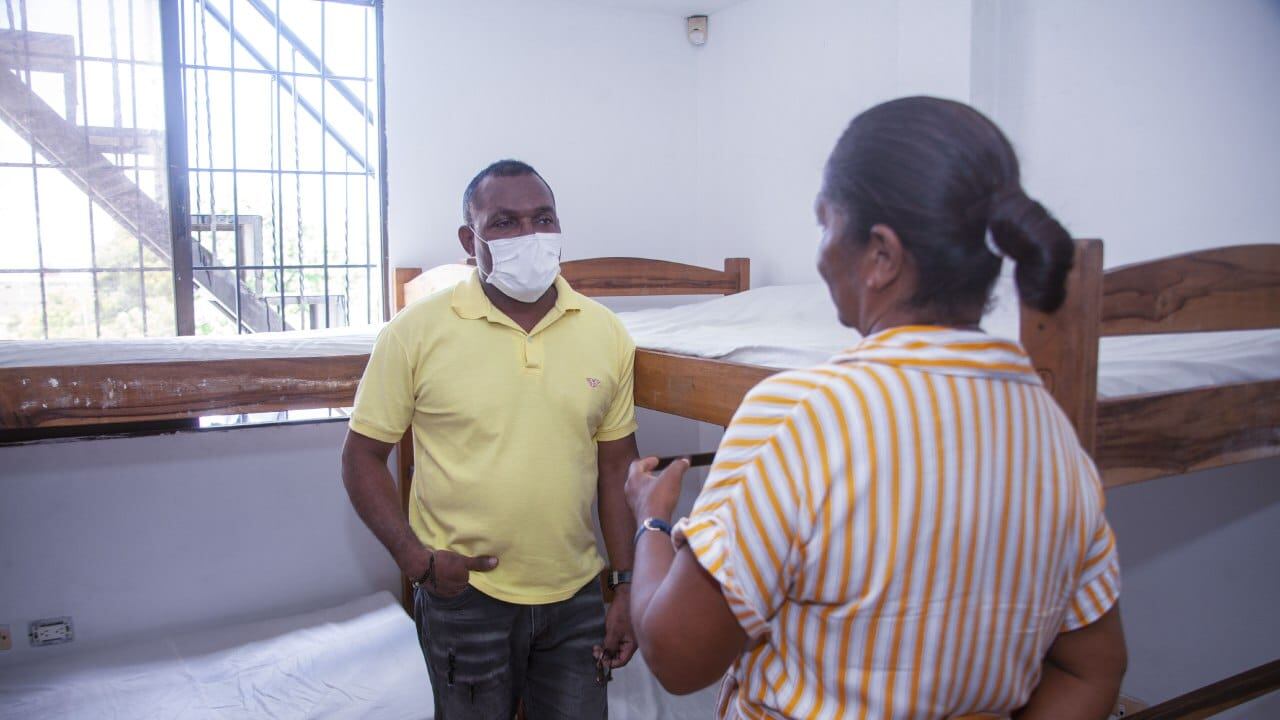Miguel Salgado, secretario de Participación y Desarrollo Social en la apertura del hogar de paso en Cartagena.