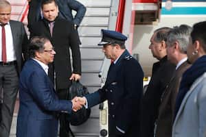 Presidente Gustavo Petro durante su llegada a Chile.