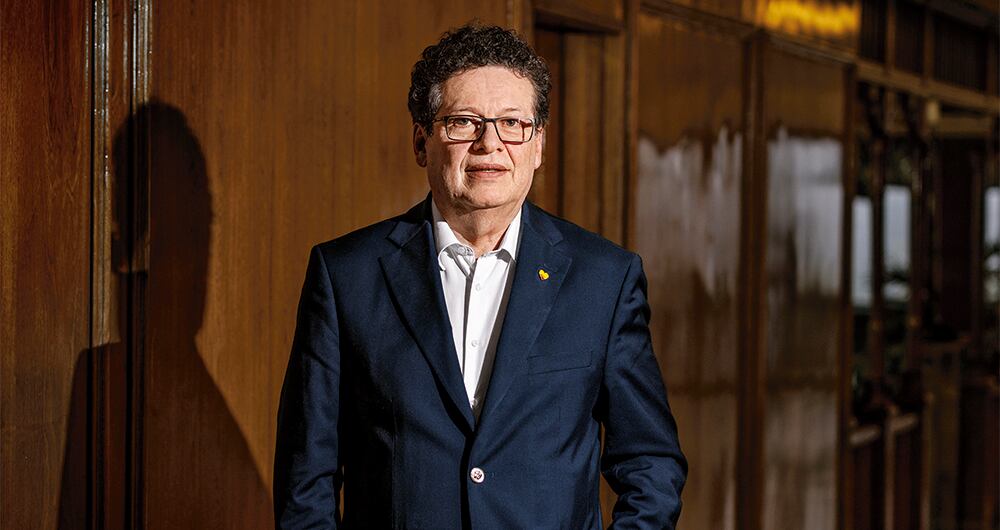 El congresista Alirio Uribe forma parte del Pacto Histórico e investiga al presidente Gustavo Petro en la Comisión de Investigación y Acusación.