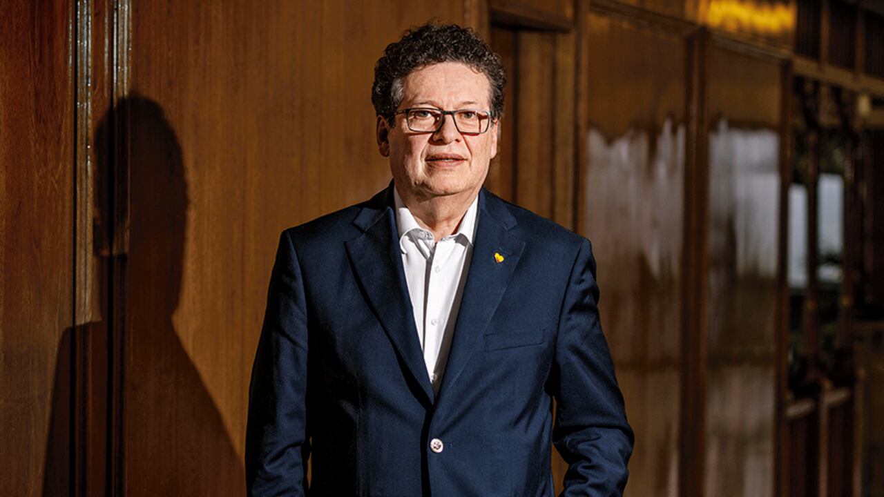 El congresista Alirio Uribe forma parte del Pacto Histórico e investiga al presidente Gustavo Petro en la Comisión de Investigación y Acusación.