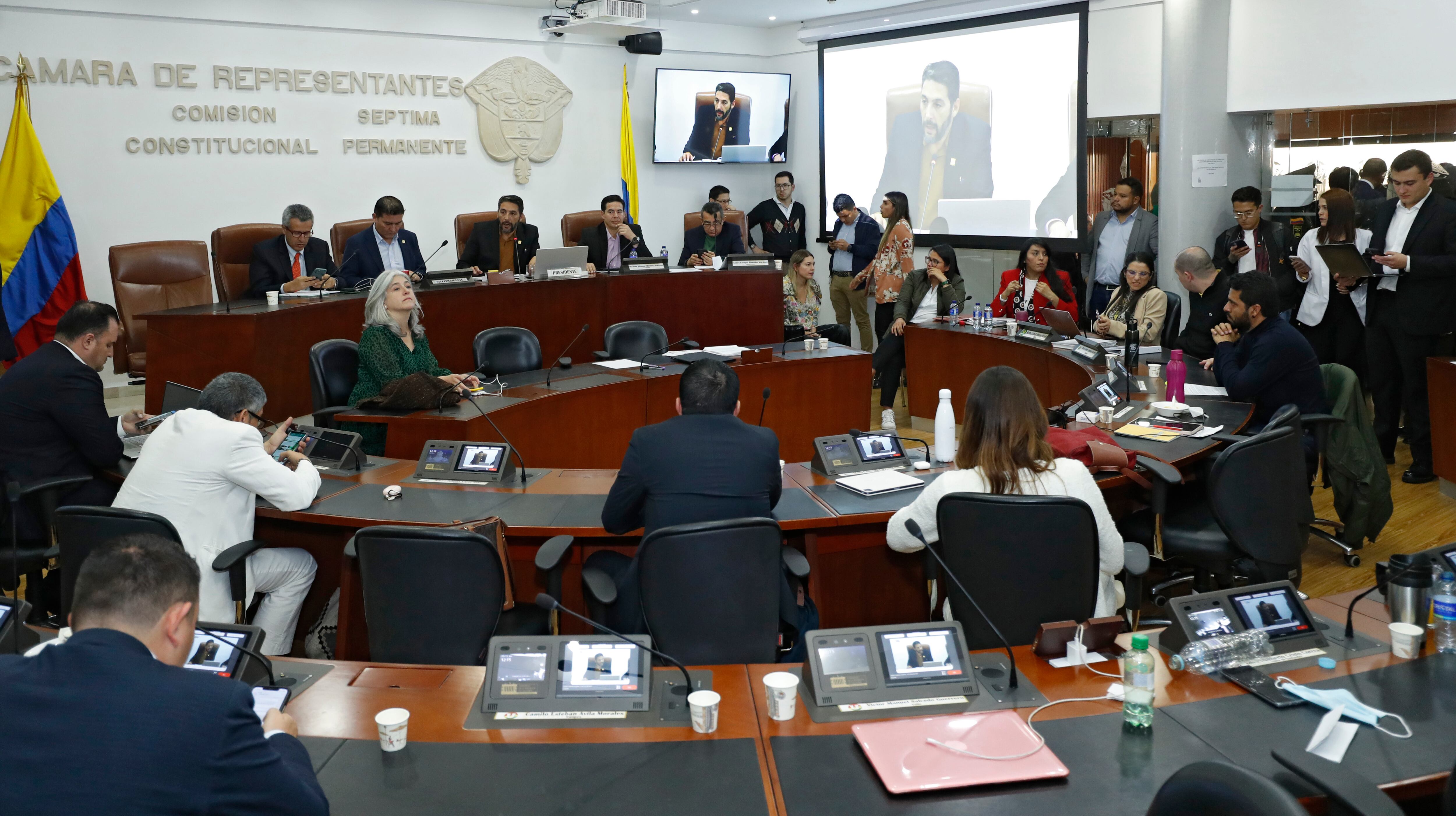 Representantes  debate de la reforma a la salud