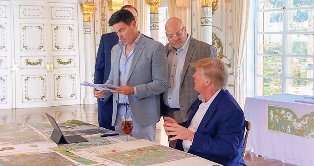 El abogado estuvo trabajando para asesora al presidente en uno de sus negocios antes de las elecciones.