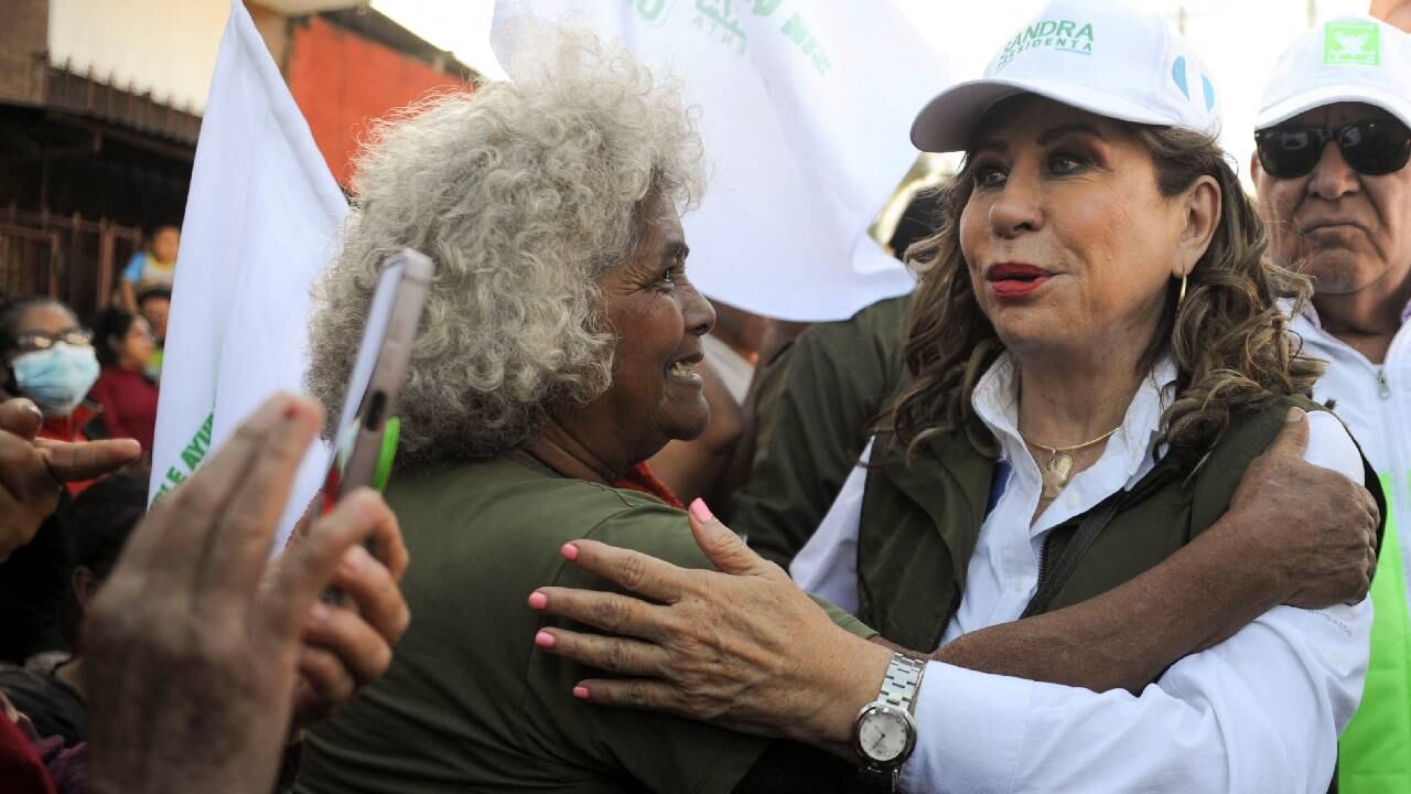 La candidata presidencial, Sandra Torres, del partido político UNE, asiste a un mitin de campaña antes de la segunda vuelta.