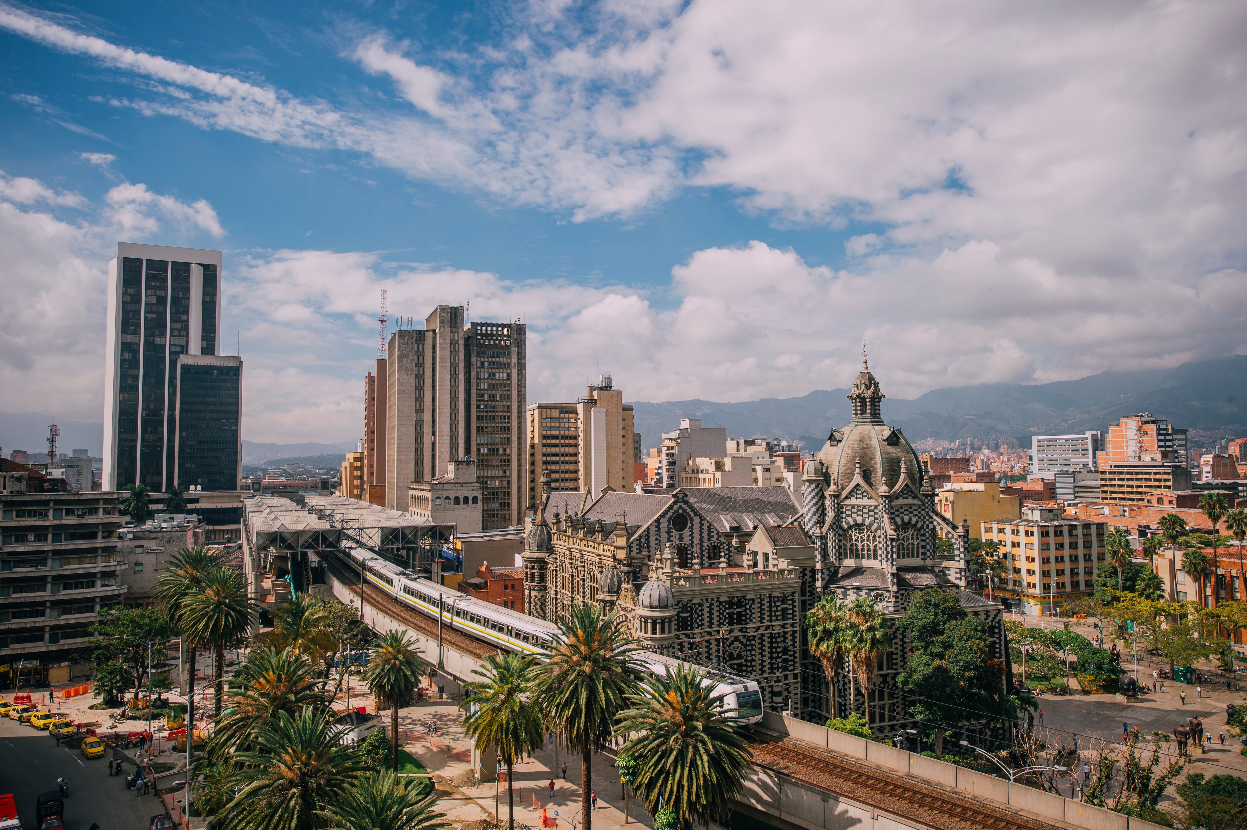 Conozca las oportunidades laborales disponibles en Medellín.