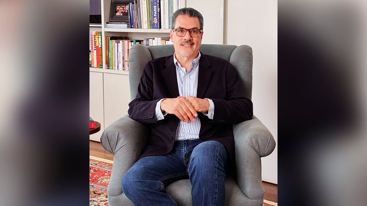 Mauricio Vargas le dijo a SEMANA que si Abelardo de la Espriella gana la presidencia, lo ve trabajando desde el 22 de junio, así se posesione el 7 de agosto. “Me lo imagino reuniéndose con los banqueros, pidiéndoles que bajen las tasas de interés”, afirmó.
